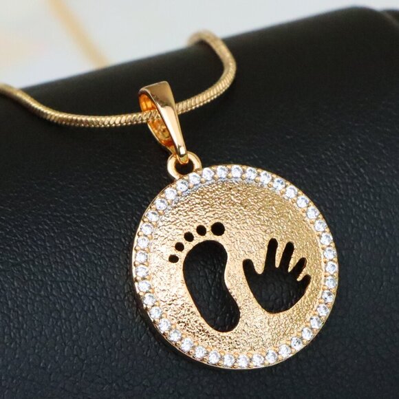 "Rose Gold Round Pendant with Baby Footprint and Handprint Cutout, XPPT1397 - Picture 1 of 13
